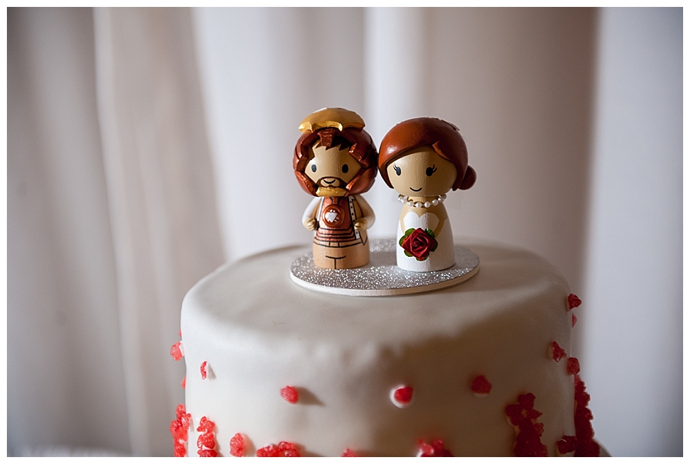 red white and blue wedding cake