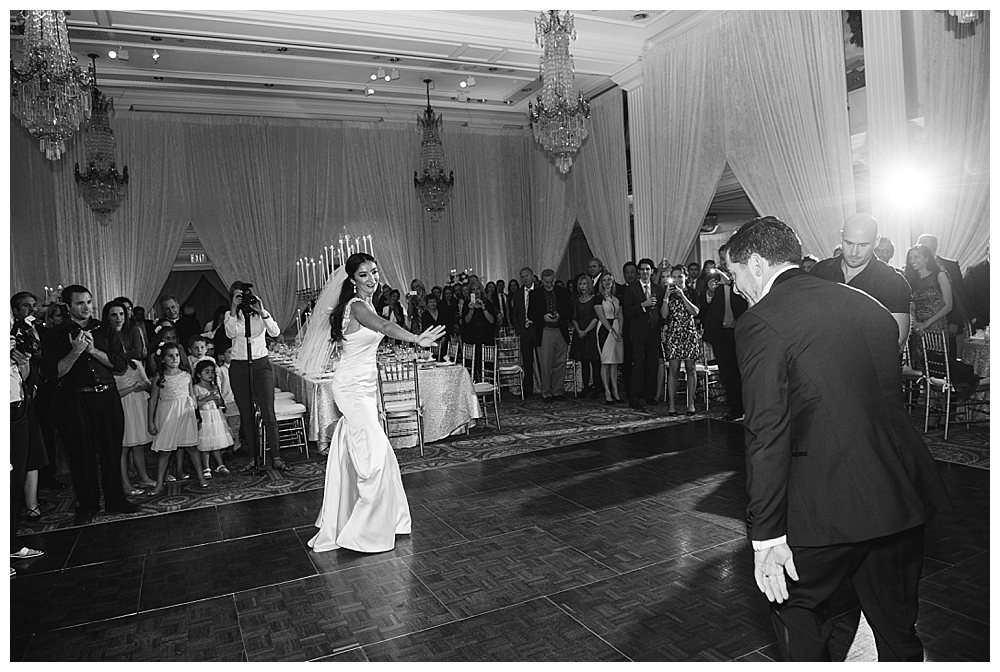 bride groom first dance