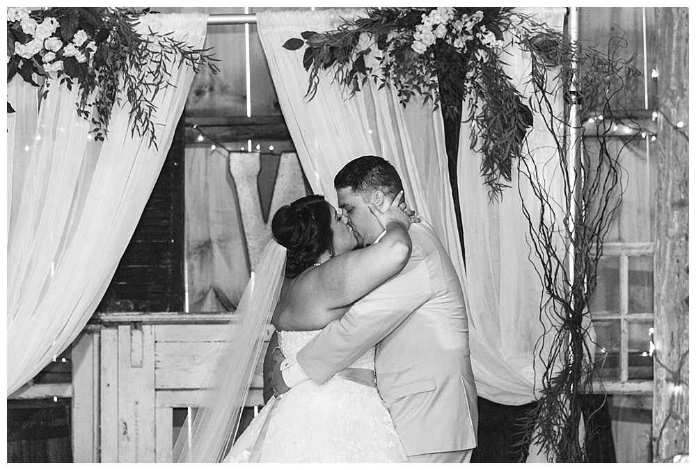 cloverdale barn wedding winchester va