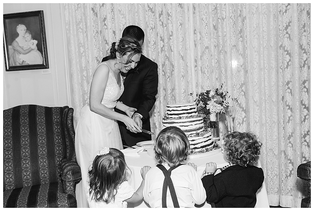 Glenview Mansion Wedding Cake Cutting