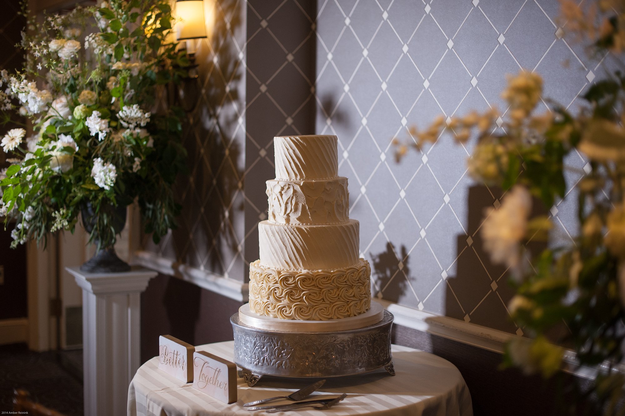 the alexandrian hotel wedding pictures wedding cake