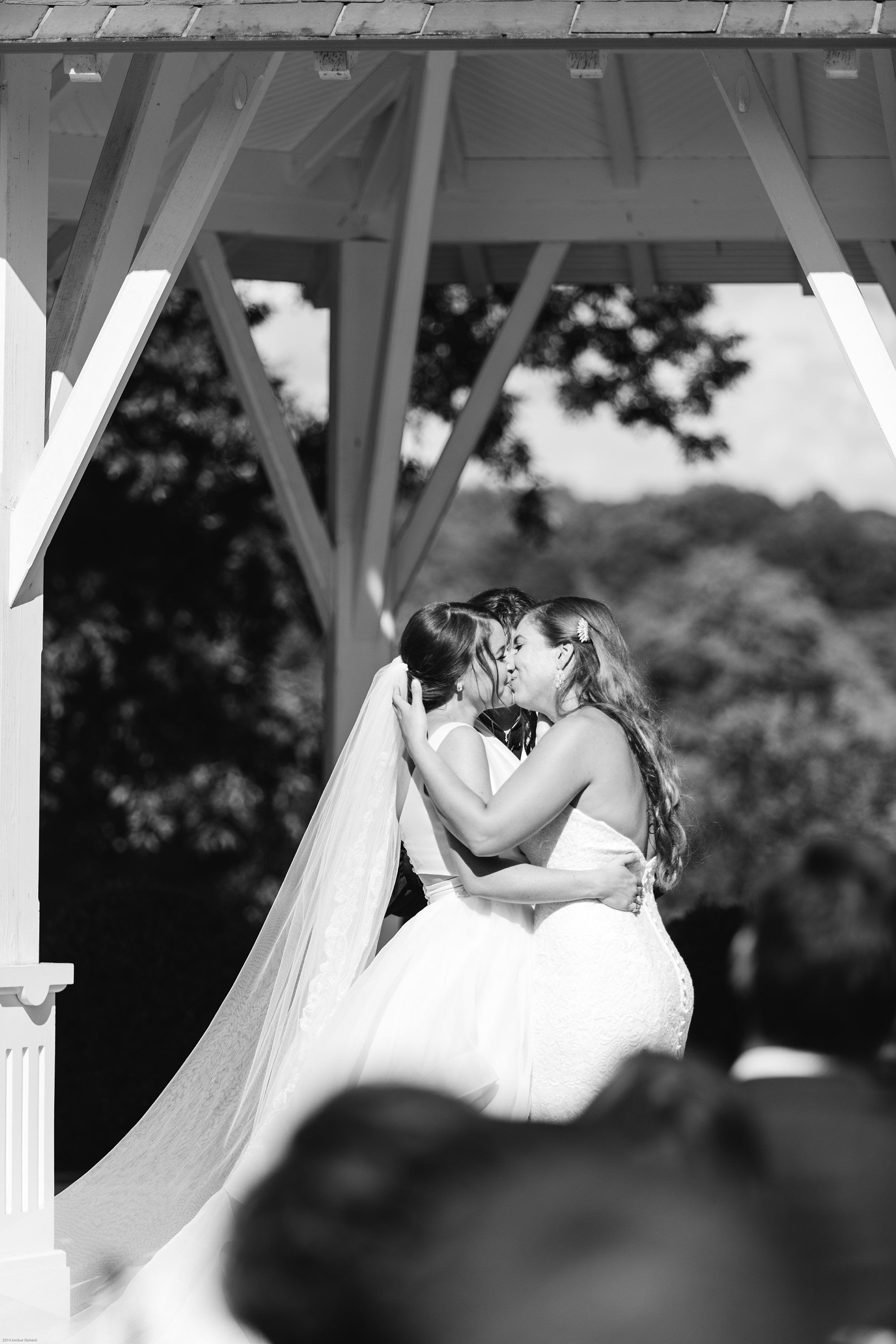 two brides fauquier springs country club wedding amber kay photography