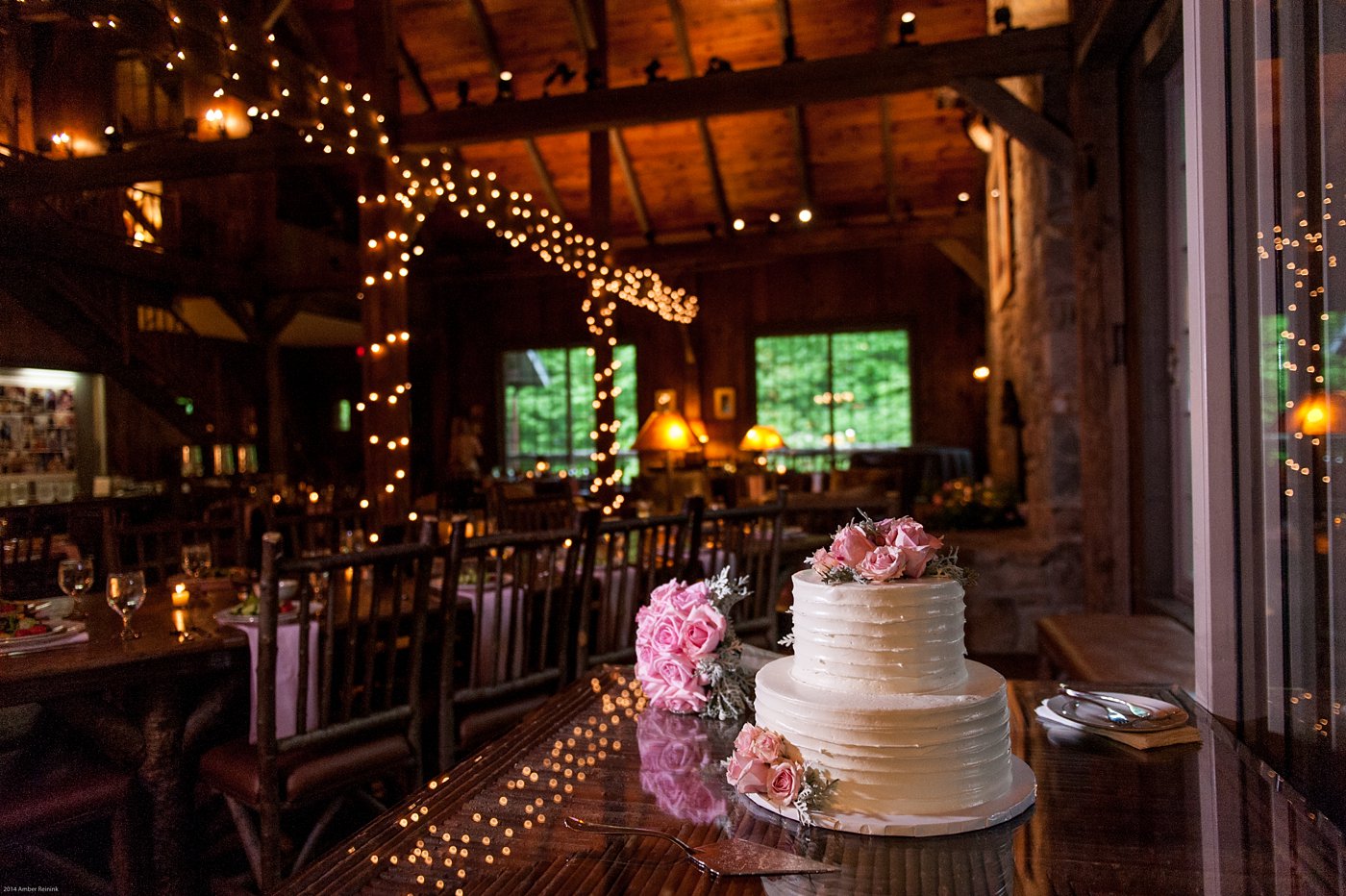 lantern and wedding cake at Thorpewood Mountain Memories wedding Thurmont, MD