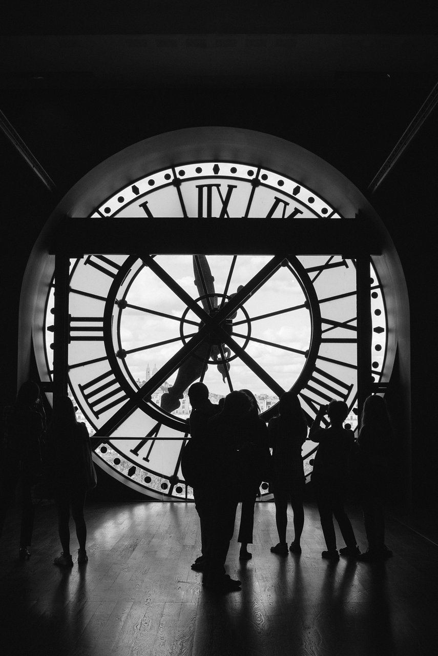 5 essential tips for planning your next vacation / inside musee d'orsay